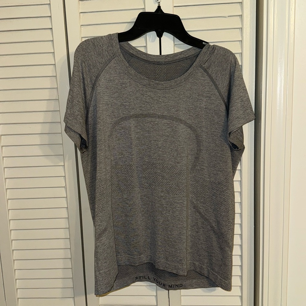 Lululemon swiftly tech short sleeve